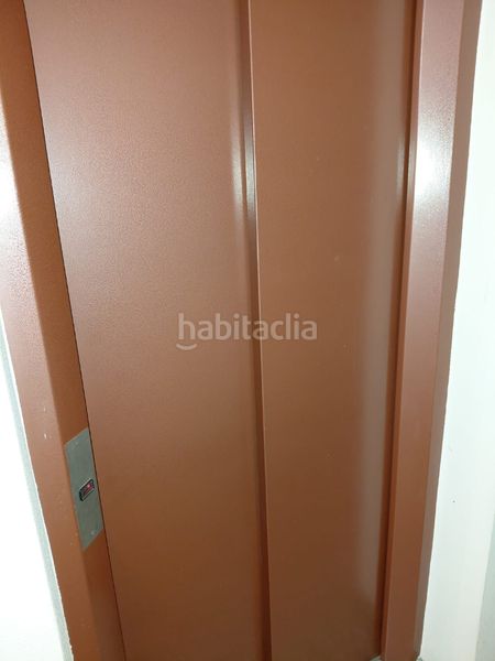 Foto ca156a65-d9c5-47df-bdb2-0d75e176625f. Oficina a Zas