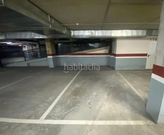 Foto 51d89a6e-855b-44f6-ad07-363bb9f3f9bb. Posto auto in rúa víctor velasco 15 in Carral
