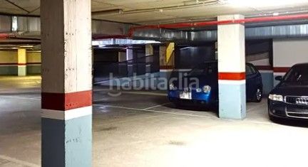 Foto 95581b46-6329-4c8c-b328-f0cd7b5864b5. Posto auto in rúa víctor velasco 15 in Carral