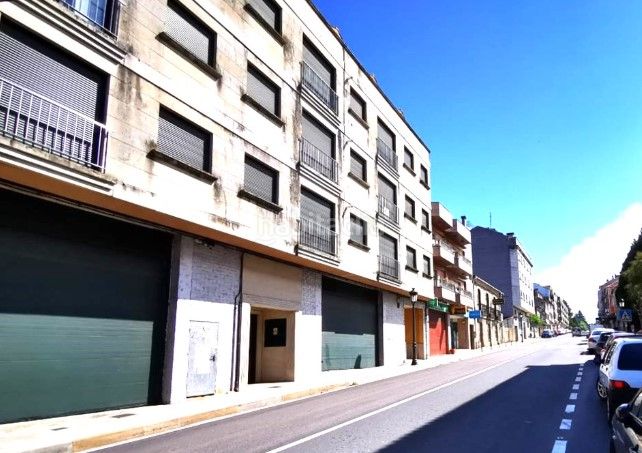 Foto b7934394-2c79-41e7-ad4e-afda0bcfda27. Local comercial a Cañiza (A)