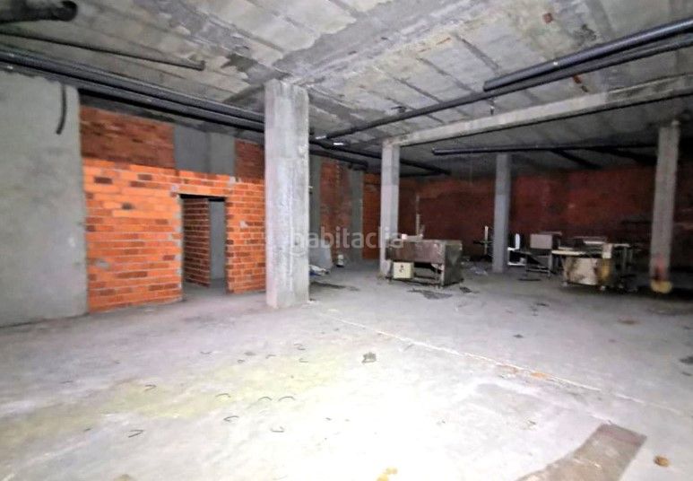 Foto d0f56d37-d803-41a0-a8f2-3f7df4d349d4. Local comercial a Cañiza (A)