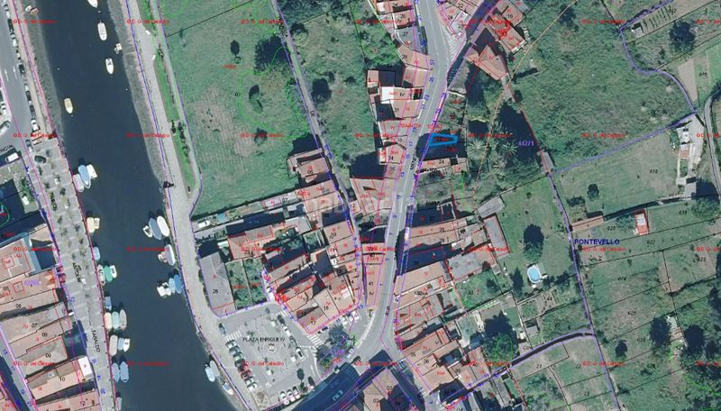 Foto 31c59b8e-0f99-422a-9288-a22f2d382fe2. Terreno residenziale in Betanzos