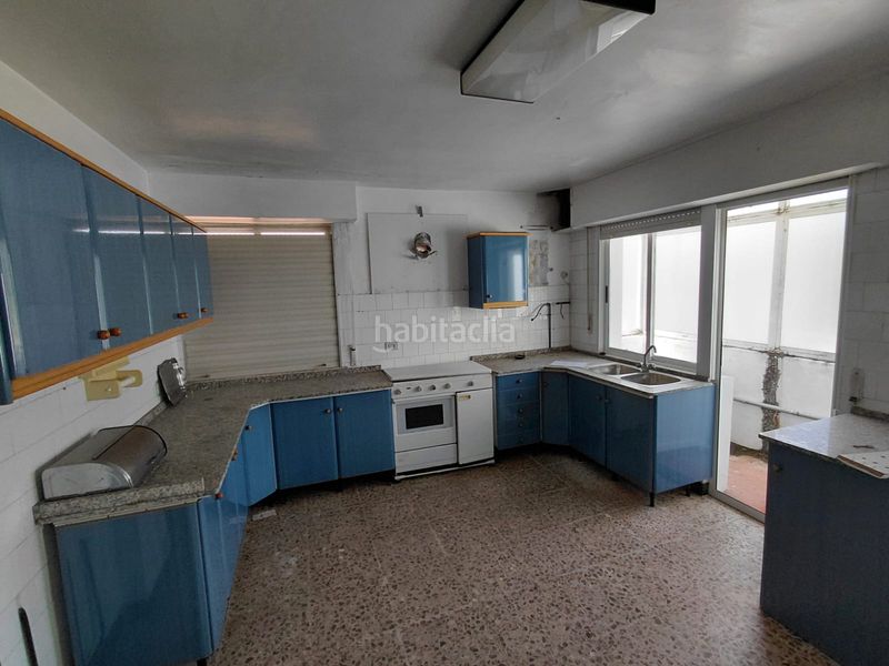 Foto b1f7844b-202a-487f-ad6c-b48cb97e77d4. Pis a Pobra do Caramiñal (A)