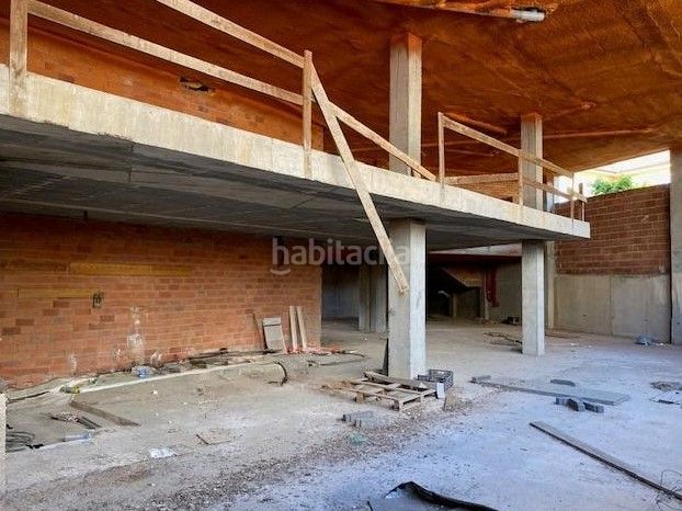 Foto 6276ebb0-a9cf-49e3-baaa-f376f915e3ed. Local comercial a Lalín