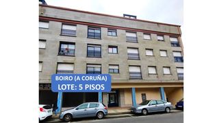 Appartement à Urbanización escarabote 59. Lote 5 pisos en boiro