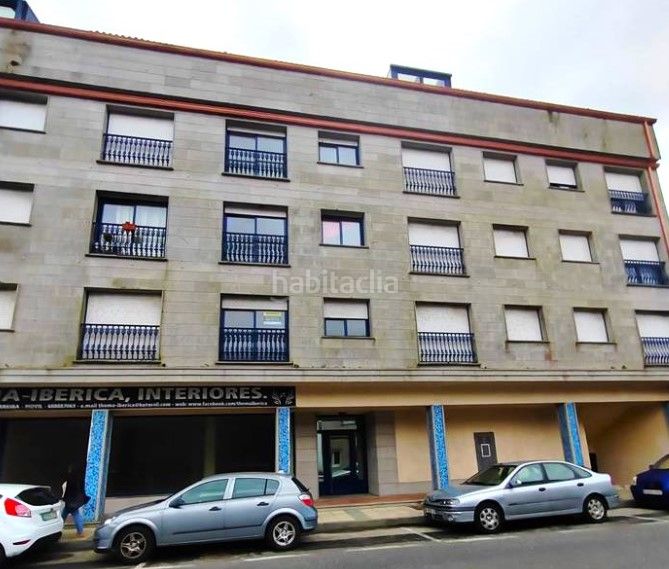 Foto a82b2b14-ba65-4319-8b18-29ee0ea3d8f6. Pis a urbanización escarabote 59 a Boiro