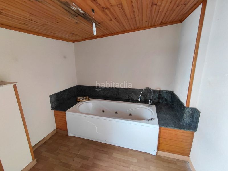 Foto d0692b07-e6e7-48c2-900f-d86a6a24d59d. Pis a urbanización escarabote 59 a Boiro