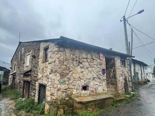 Haus  Pasaxe do xestal. Casa a restaurar en ourense