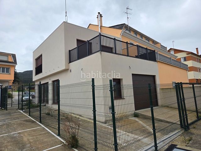 Foto 5e27fb77-d9bf-498e-9ae7-b62505586a3a. Chalet  con terraza en Barreiros