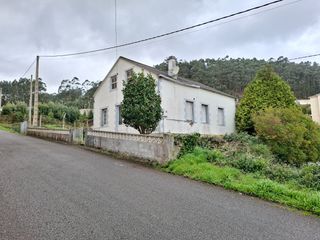 Casa  Rúa o torno 2. Casa con finca en burela