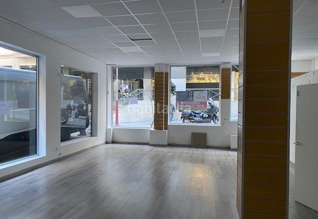 Foto 4e7d61e9-b537-4b9a-b97c-3971cd25b536. Local comercial a Centro - Areal Vigo