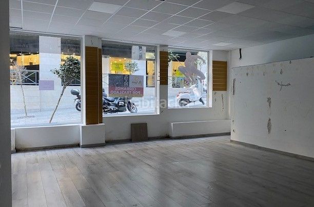 Foto e9e2ebcd-56fc-45cb-865f-c701bc2c6bba. Local comercial a Centro - Areal Vigo