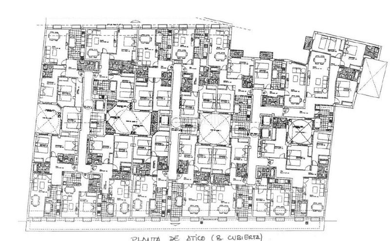 Foto 3b6fb73b-84bc-4728-b5c8-00f9df02e551. Edificio en avenida da terra cha 83 edificio obra parada en Vilalba