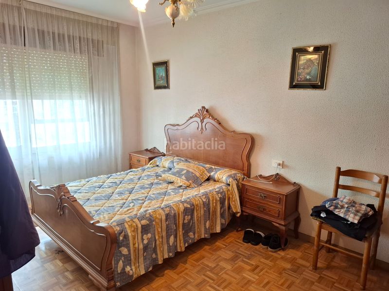 Foto e366ba31-1784-4513-ba12-44219300d91c. Pis a Viveiro