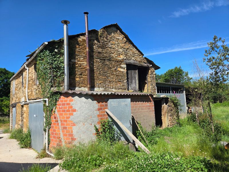 Foto dd8e87e1-60f6-4cfe-91fc-fad8b37c74d0. Casa en n/a casa con finca en Vilalba