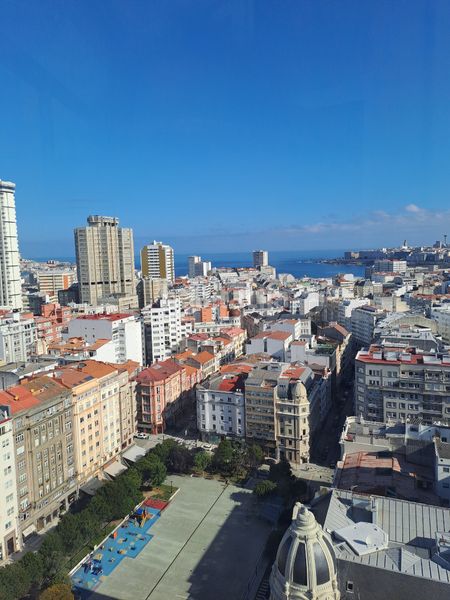Foto 0541d9a2-ce44-4e6b-a484-0c0a0b8b5b56. Lloguer pis amb calefacció a Ensanche Coruña (A)