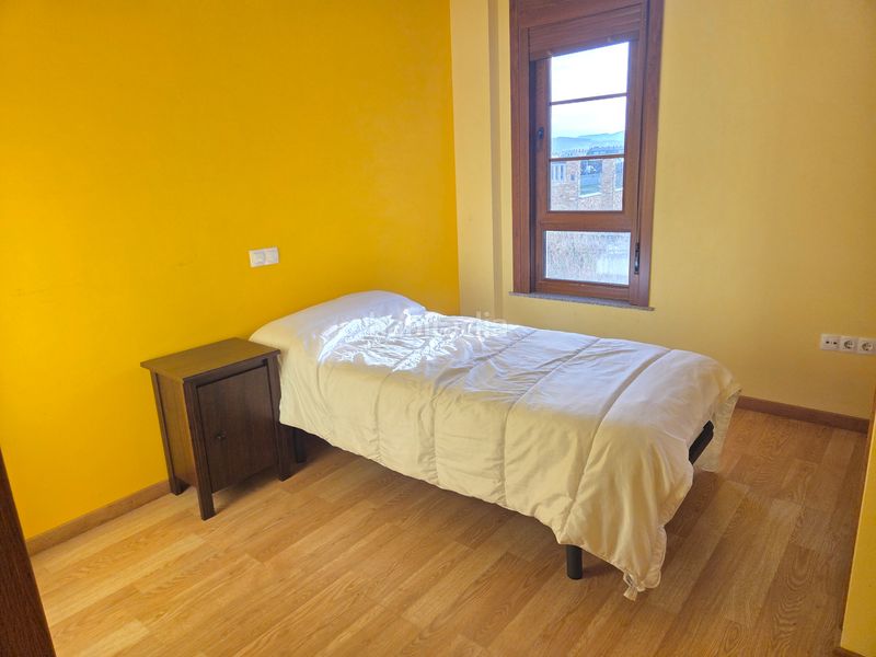 Foto a329fd4d-1e65-4d07-a181-958f891271c0. Casa adossada a avenida casiano moreno 50 a Barreiros