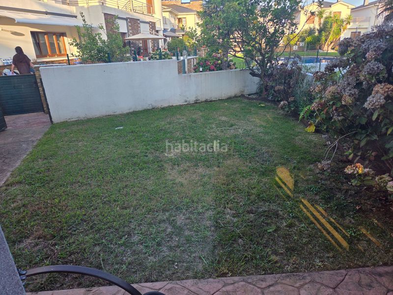 Foto a8ff634a-8af0-4bfa-b64c-91af2b27b0e7. Casa adossada a avenida casiano moreno 50 a Barreiros