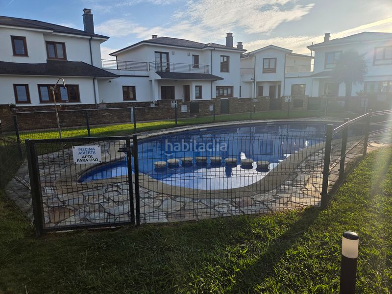 Foto dd83ffc4-0c03-4926-89a2-3b0db4354a34. Casa adossada a avenida casiano moreno 50 a Barreiros