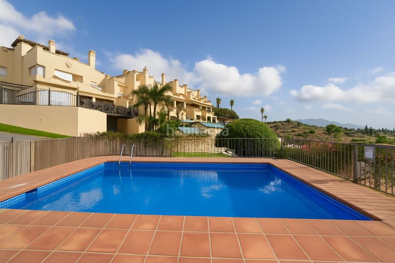 Foto 7a251bd8-320d-4226-ae33-29716472c99e. Pis amb aparcament piscina a los arqueros - puerto del almendro Benahavís
