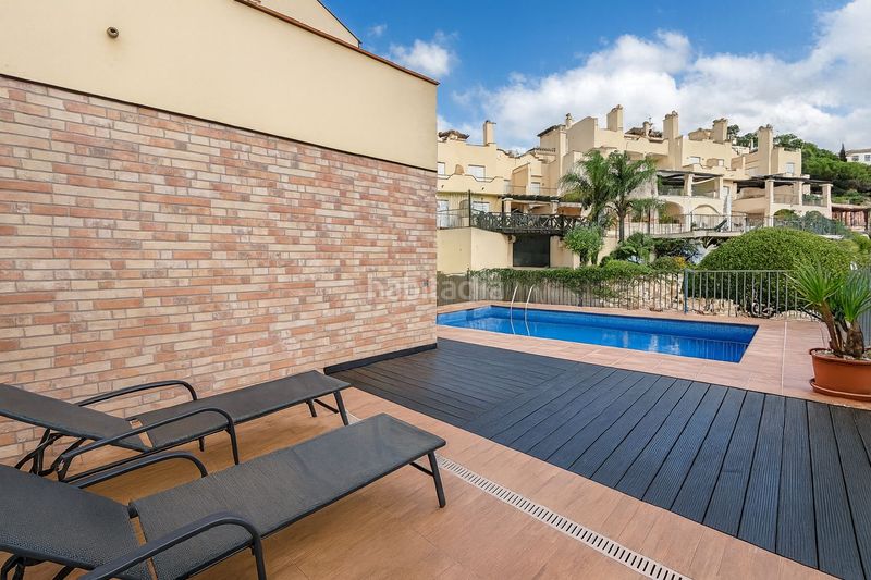 Foto d5027f33-ebfb-4dd2-9533-ca63b7890f6a. Pis amb aparcament piscina a los arqueros - puerto del almendro Benahavís