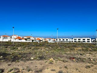Terreno residenziale in Calle caleta maría luisa 5. ?? solar urbano a 500 metros del mar en abades – una oportunidad