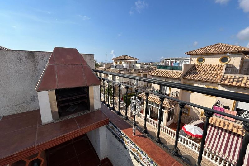 Foto 5c038a50-b107-4d9d-a1a0-4c8d069f81fe. Casa a Playa Flamenca Orihuela