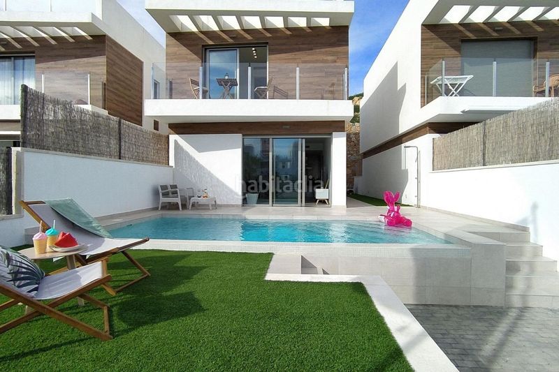 Foto 6f67aa4a-941f-4468-9e89-0adcfda98e58. Casa a Los Almendros Orihuela