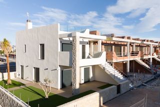 Casa a schiera in Pilar de la Horadada Ciudad