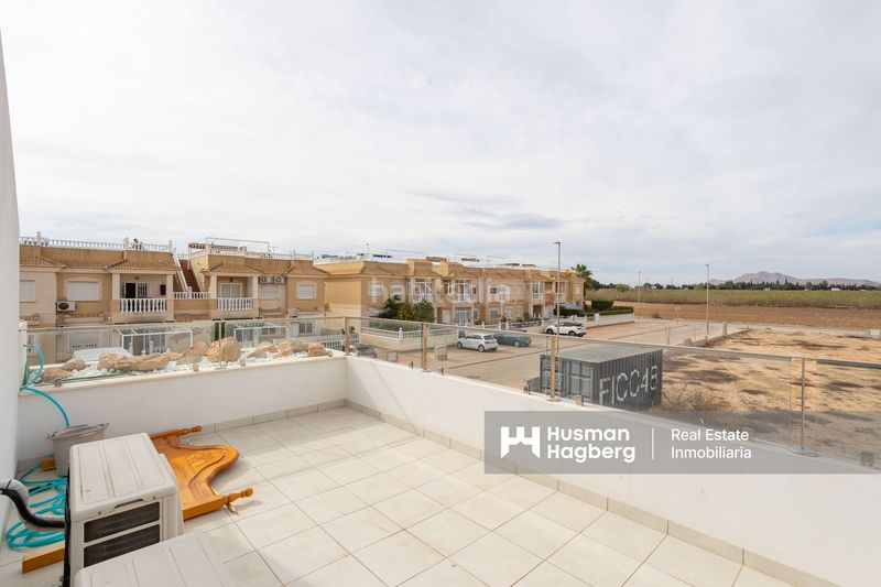 Foto 9d9fa761-166e-4bb0-8f86-7a3be1f25b3f. Casa a Centro Alcázares (Los)