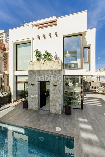 Foto 12dd2051-4738-46a1-82ba-b4ca1f136571. Casa a Montesinos (Los)