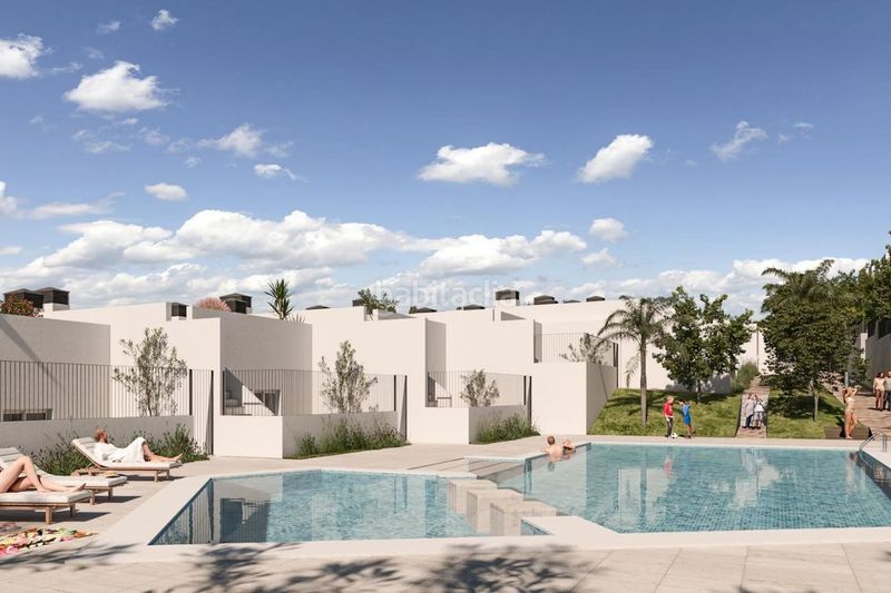 Foto dfbb2a7e-2bf4-4013-8770-c869166373d7. Casa adossada a Monforte del Cid