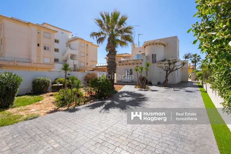 Foto 4bb76ba9-42e7-46b8-870f-3649d0ed1b5f. Casa a La Zenia Orihuela