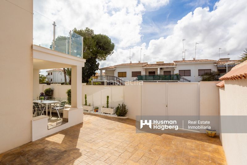 Foto d65eed44-1f08-4038-8fbe-75c9cbed9a50. Casa a Campoamor Orihuela