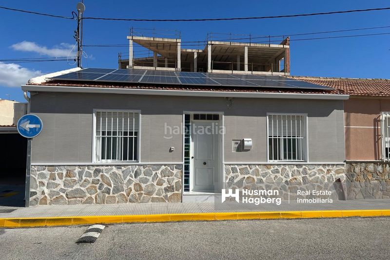 Foto a68e85df-82b3-44fe-88a4-feb0bd3f1885. Casa a schiera in Montesinos (Los)