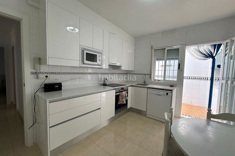 Foto b2c21678-48c4-40de-a793-fbd58f4bd02f. Casa adosada en Centro Alcázares (Los)