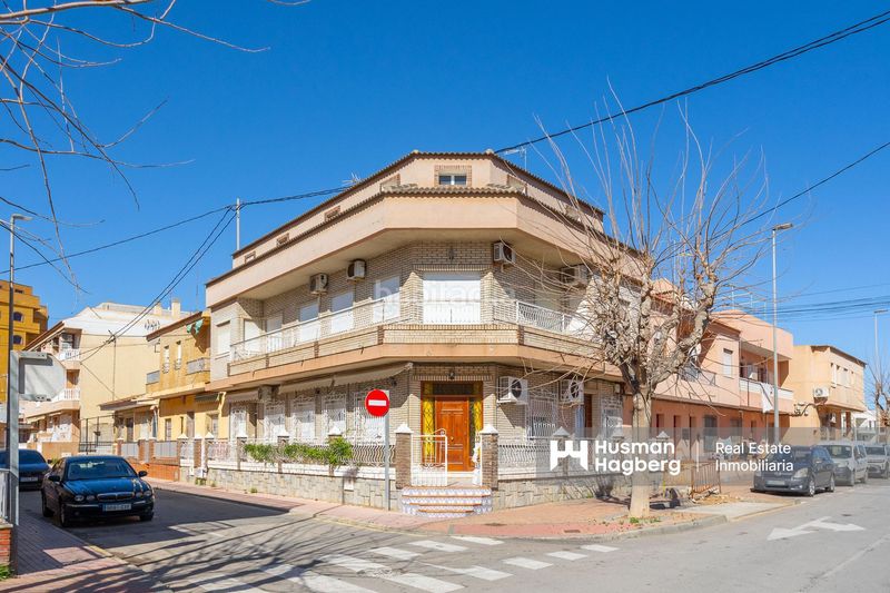 Foto b0199432-1d49-4438-a4b7-2dbd2e00c0e9. Casa adosada en Centro Alcázares (Los)