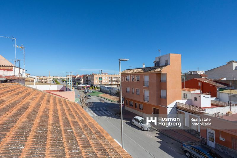 Foto f46399f3-3356-4e58-9549-1b7be4d4584e. Casa adosada en Centro Alcázares (Los)