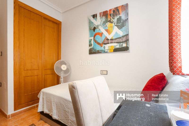 Foto 5b88a2a0-3cf0-4dec-a446-1c5f860bc364. Casa adossada a Montesinos (Los)