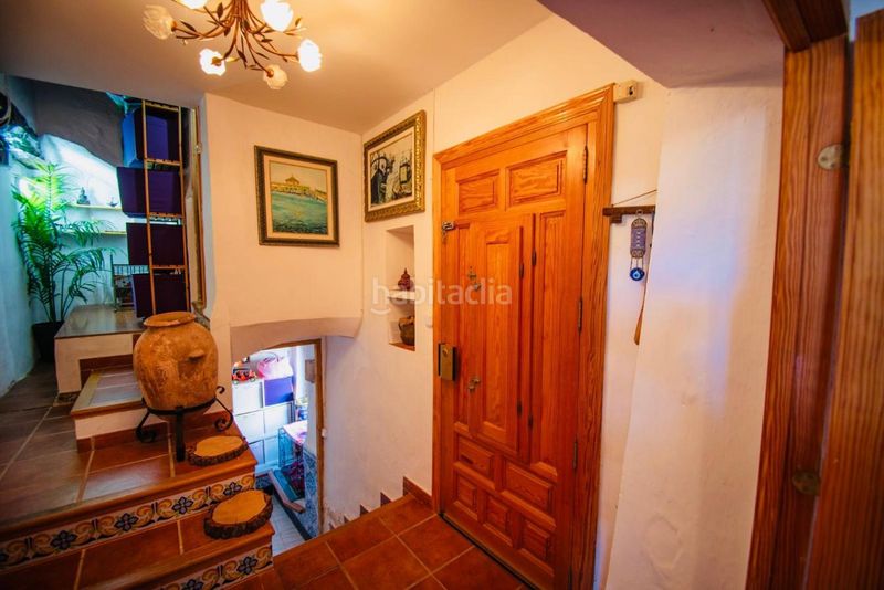 Foto e09b3afc-6ed7-4f47-958b-8301232e49d5. Casa adossada a Bocairent