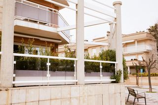 Planta baja  Avenida de la vall d'aro. Tranquilidad  y elegancia
