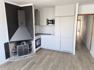 Location Appartement  Calle raval. Pis reformat per llogar a estrenar al centre de llívia  2 habita