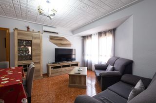 Pis en Centro - Casco Antiguo. Amplio piso exterior en plaza de col�n de torrent (valencia)