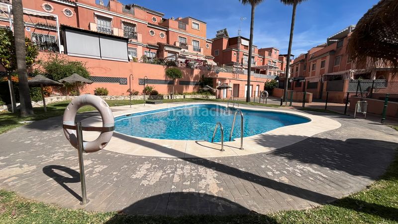 Foto bb2759b8-d948-4e6a-8bfd-67b57beebd25. Casa adossada amb calefacció aparcament piscina a Málaga