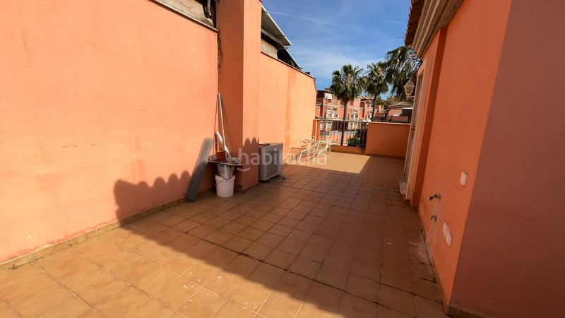 Foto bf3c1fa2-aa5e-4496-afd9-f5967a13303e. Casa adossada amb calefacció aparcament piscina a Málaga