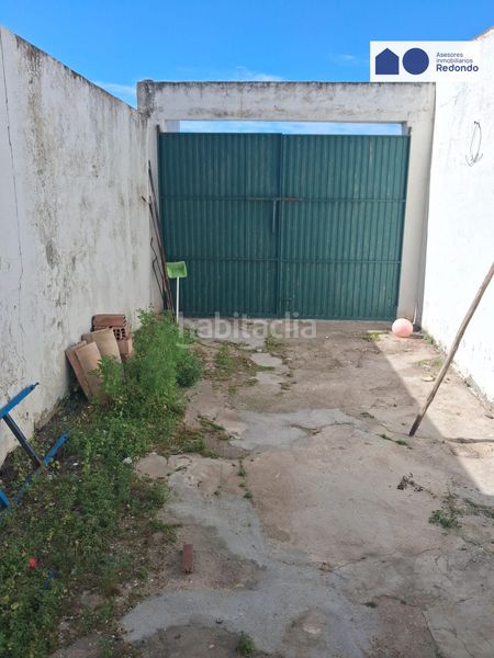 Foto 2444b7d0-5f75-404f-accb-f702a7613366. Casa amb aparcament a Moguer