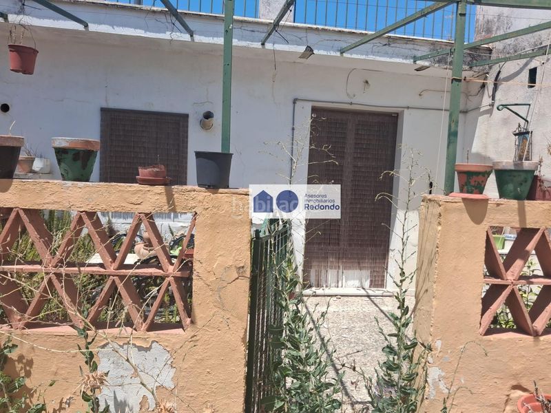 Foto 4bf61f63-b31d-4384-b57e-1d3061d0a418. Casa amb aparcament a Moguer