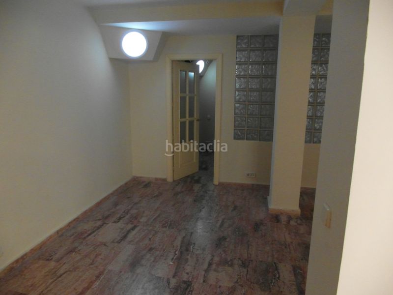 Foto 4153f9d3-3246-4fc8-a974-41a1f1041335. Casa aparellada amb xemeneia calefacció piscina a Madrid