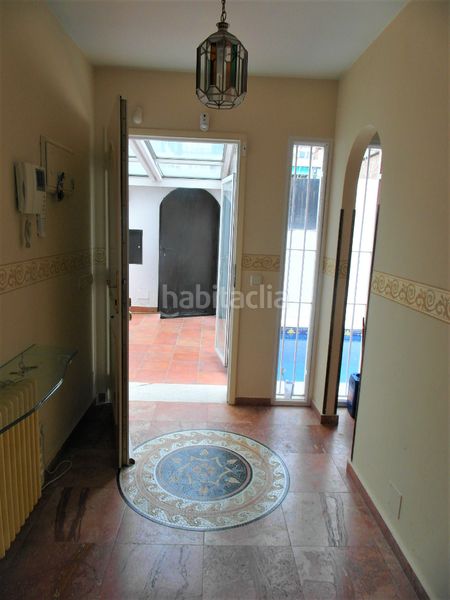 Foto 4e6cb6ea-8b60-4d8e-90e5-a89b5374f651. Casa aparellada amb xemeneia calefacció piscina a Madrid
