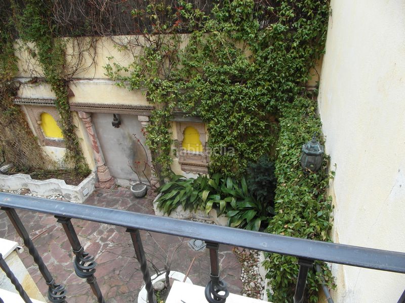 Foto 5c5b0622-e903-4089-8acc-e657365e95f7. Casa aparellada amb xemeneia calefacció piscina a Madrid